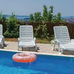Family 4-Bdr Apartment With Pool Appartamento Klis