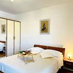 Family 4-Bdr Apartment With Pool