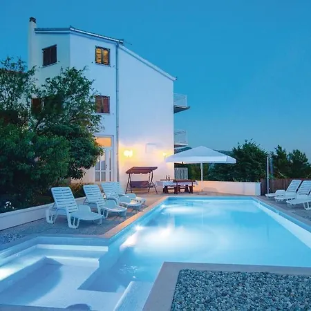 Appartement Family 4-bdr With Pool Klis