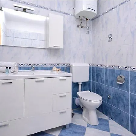 Apartment Spacious With Swimming Pool Klis