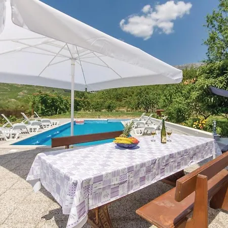 Family 4-bdr With Pool * Klis