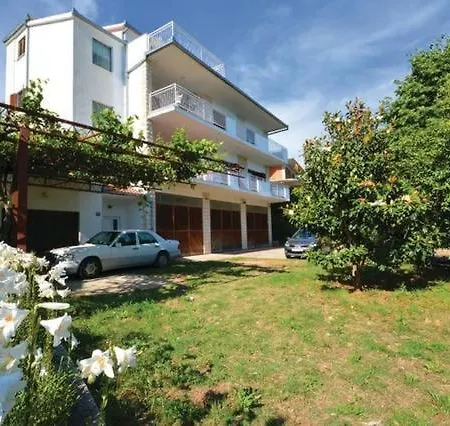 Family 4-bdr With Pool *