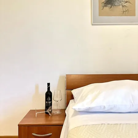 Apartment Spacious With Swimming Pool Klis