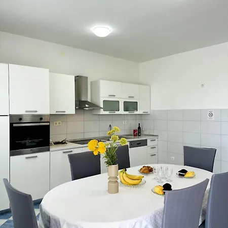 Appartement Family 4-bdr With Pool Klis