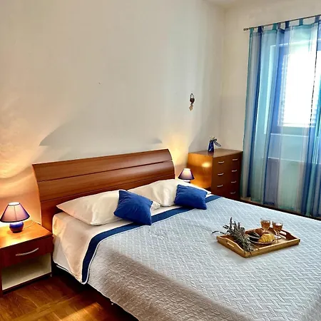 Spacious With Swimming Pool شقة Klis