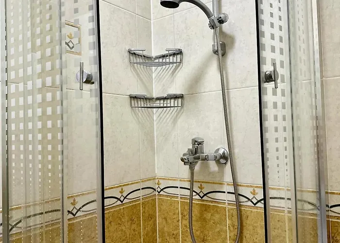 Family 4-Bdr Apartment With Pool * Klis